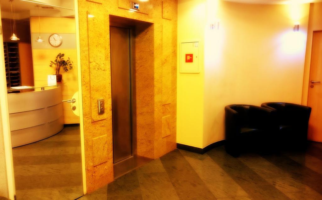 Wdj Hostel Warszawa Eksteriør bilde